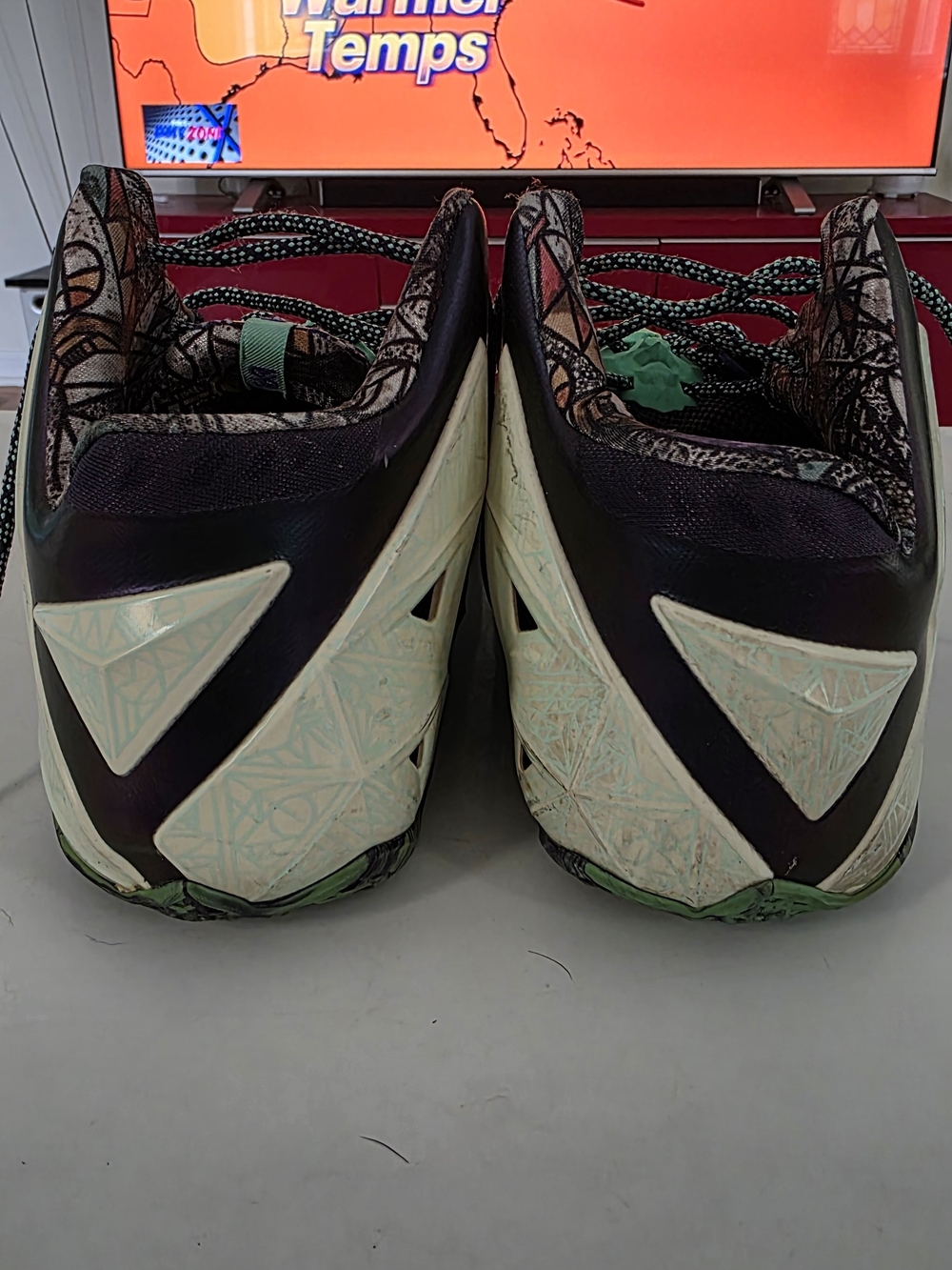 Nike LeBron 11 All-Star Gator King Basketball Size 12 - Picture 3 of 9